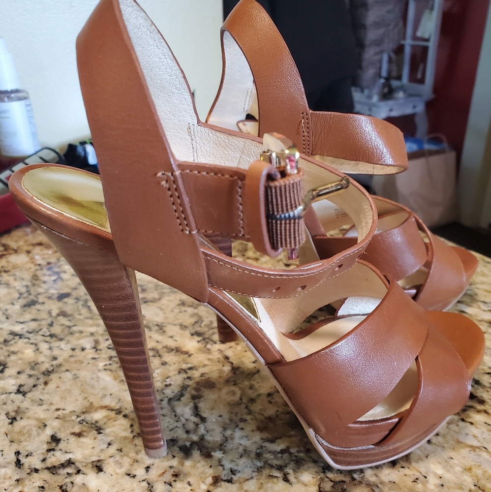 Michael Michael Kors platform sandal tan